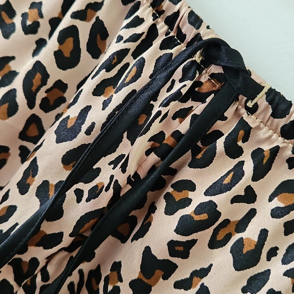 Cheetah Print Flowy Satin Lounge Pants Size Large‎